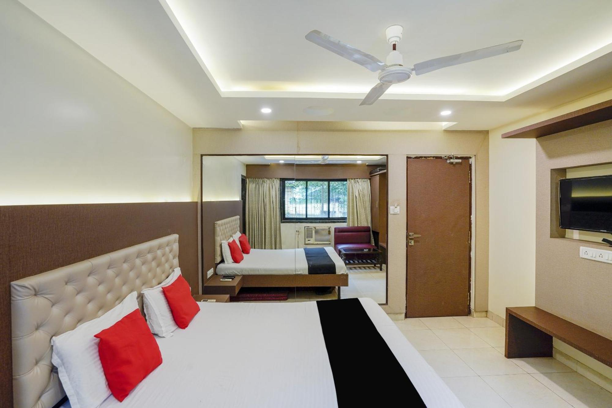 CAPITAL O74962 Hotel Sapna Mira-Bhayandar Esterno foto